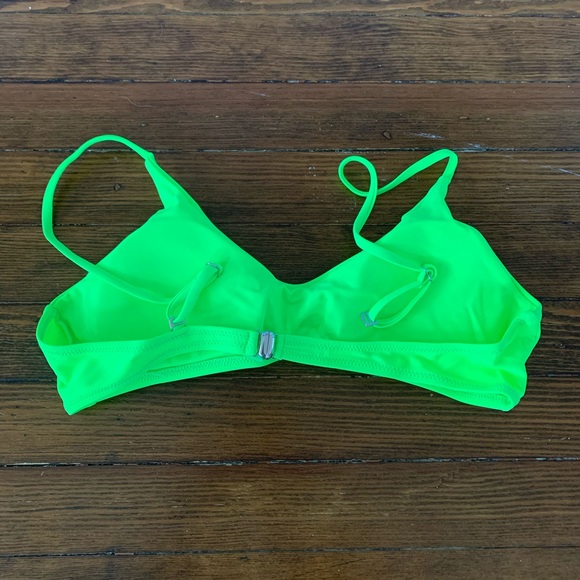 Lime green NWT bikini top size M - Picture 3 of 6